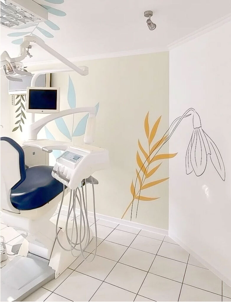 Wie gestaltet man die Wände einer Arztpraxis am besten?