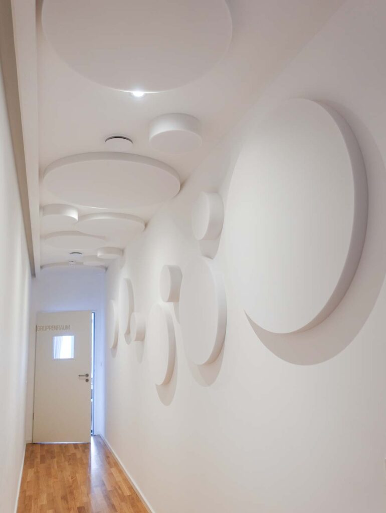 Schallabsorber im Flur der Kita