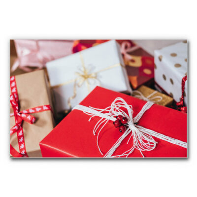 Akustikbild Geschenke - Eine Nahaufnahme von roten