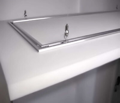 günstiges Akustik Deckensegel Power in Ansicht von oben mit Seilaufhängung