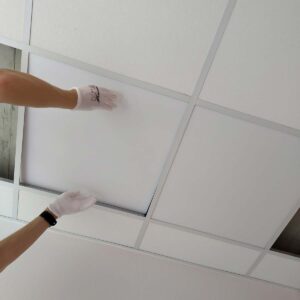 detailbilder-rasterdecke-einlegeplatten-montage-06