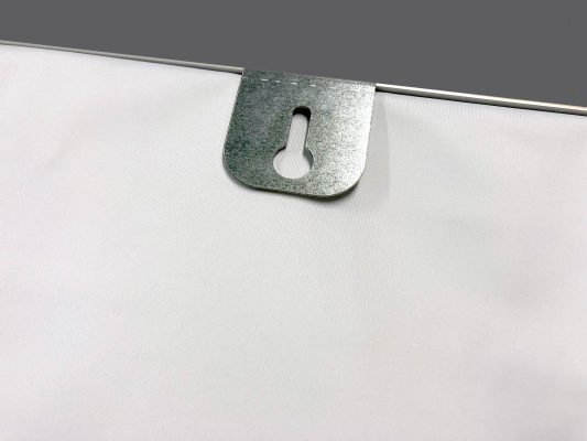 Ansicht des Aufhängers für ein Akustikbild im AluStyle