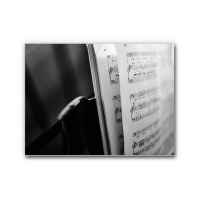 Akustikbild mit Musiknoten Schwarz-Weiß
